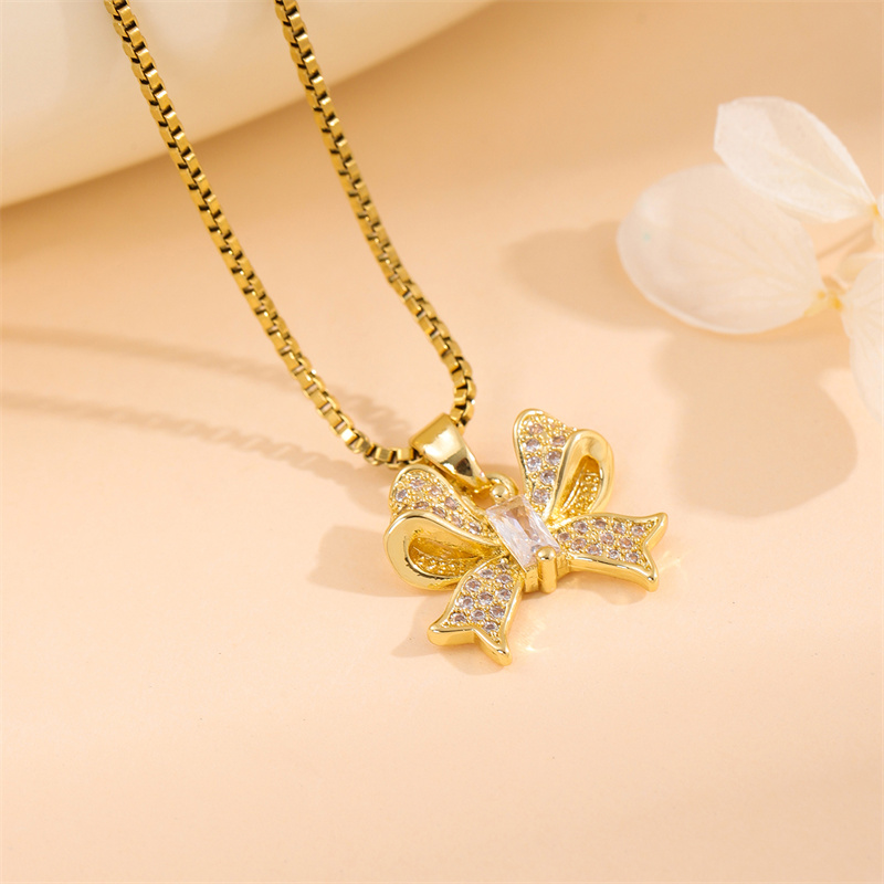 Stainless Steel Titanium Steel 18K Gold Plated Elegant Simple Style Streetwear Plating Inlay Heart Shape Flower Butterfly Zircon Pendant Necklace display picture 7