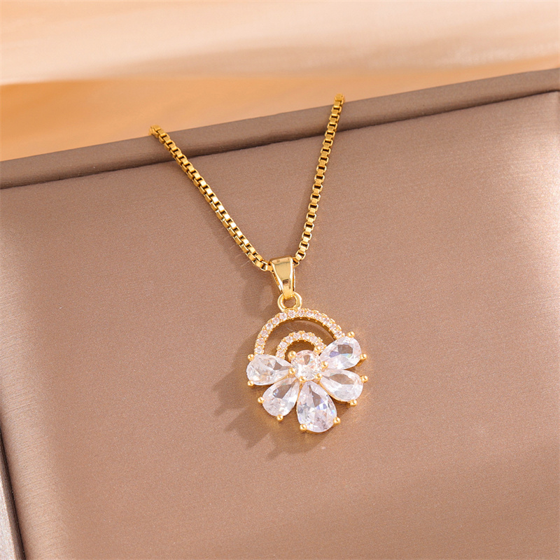 Stainless Steel Titanium Steel 18K Gold Plated Elegant Simple Style Streetwear Plating Inlay Heart Shape Flower Butterfly Zircon Pendant Necklace display picture 11