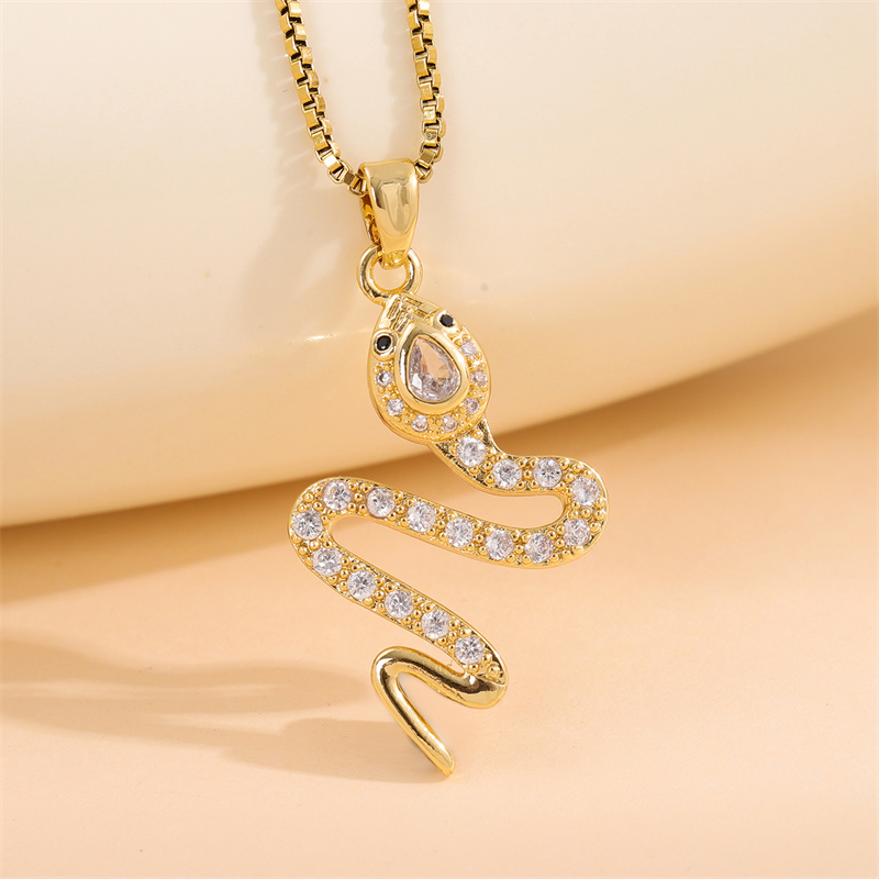 Stainless Steel Titanium Steel 18K Gold Plated Retro Lady Roman Style Enamel Plating Inlay Snake Bee Butterfly Zircon Pendant Necklace display picture 1
