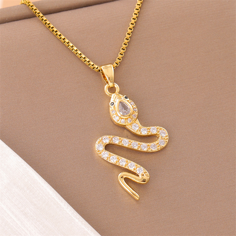 Stainless Steel Titanium Steel 18K Gold Plated Retro Lady Roman Style Enamel Plating Inlay Snake Bee Butterfly Zircon Pendant Necklace display picture 2