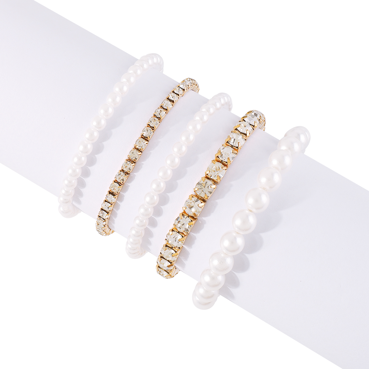 Elegant Vintage Style Shiny Geometric Imitation Pearl Iron Inlay Rhinestones Women's Bracelets display picture 2