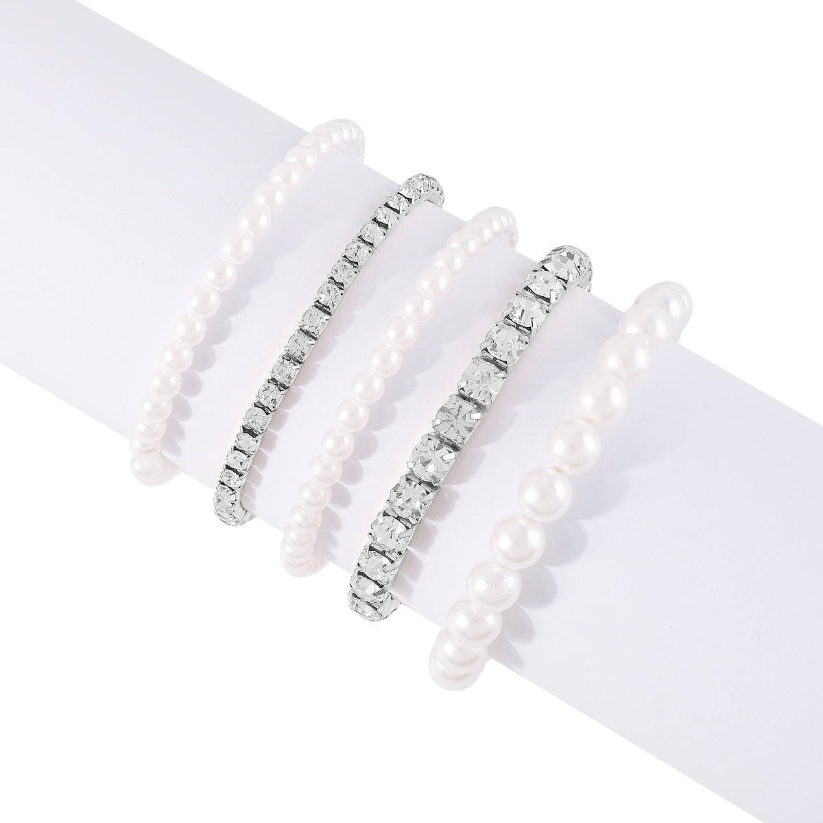 Elegant Vintage Style Shiny Geometric Imitation Pearl Iron Inlay Rhinestones Women's Bracelets display picture 1
