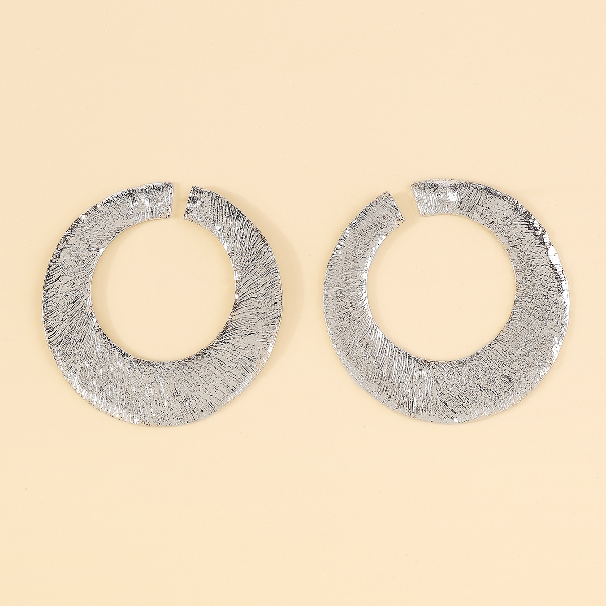 1 Pair Vintage Style Exaggerated Streetwear Circle Plating Hollow Out Alloy Ear Studs display picture 18