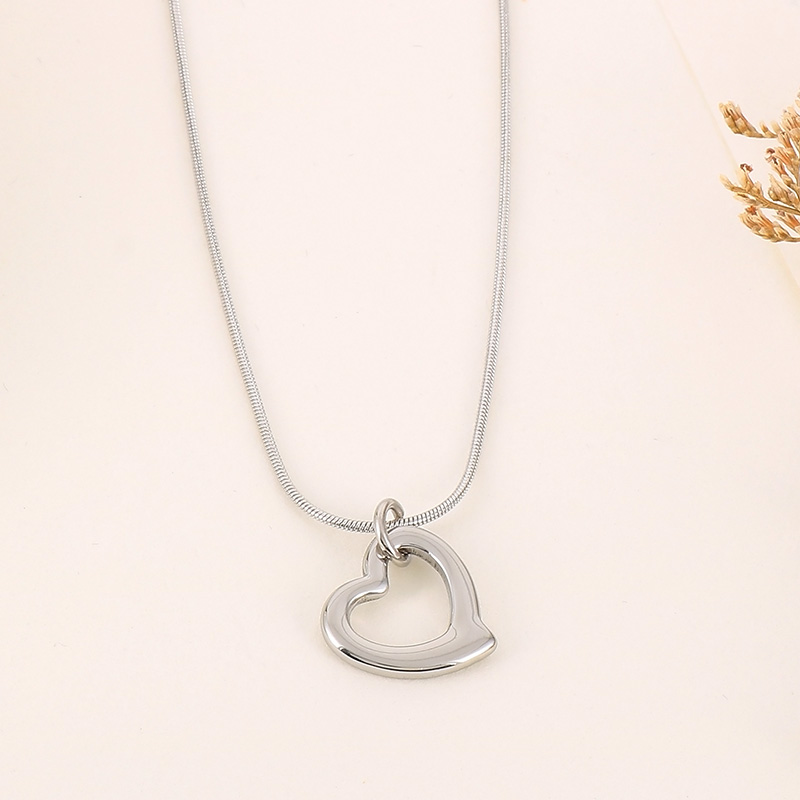 Titanium Steel 18K Gold Plated Simple Style Plating Heart Shape Pendant Necklace display picture 8