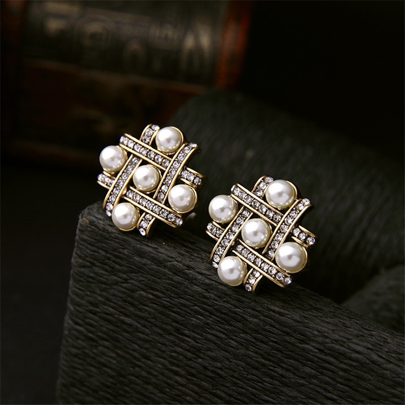 1 Paire Style Simple Carré Incruster Alliage Perle Zircon Plaqué Or Boucles D'oreilles display picture 9