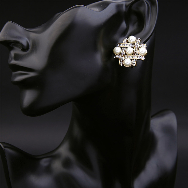 1 Pair Simple Style Square Inlay Alloy Pearl Zircon Gold Plated Ear Studs display picture 3