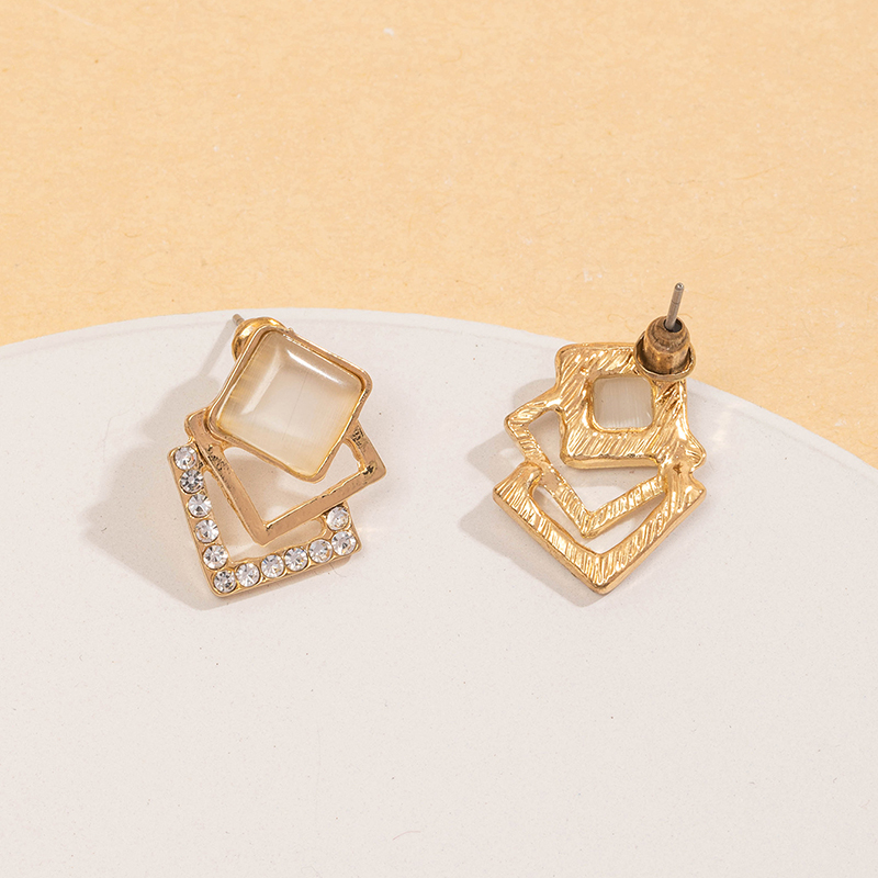 1 Pair Simple Style Square Inlay Alloy Gold Plated Ear Studs display picture 1