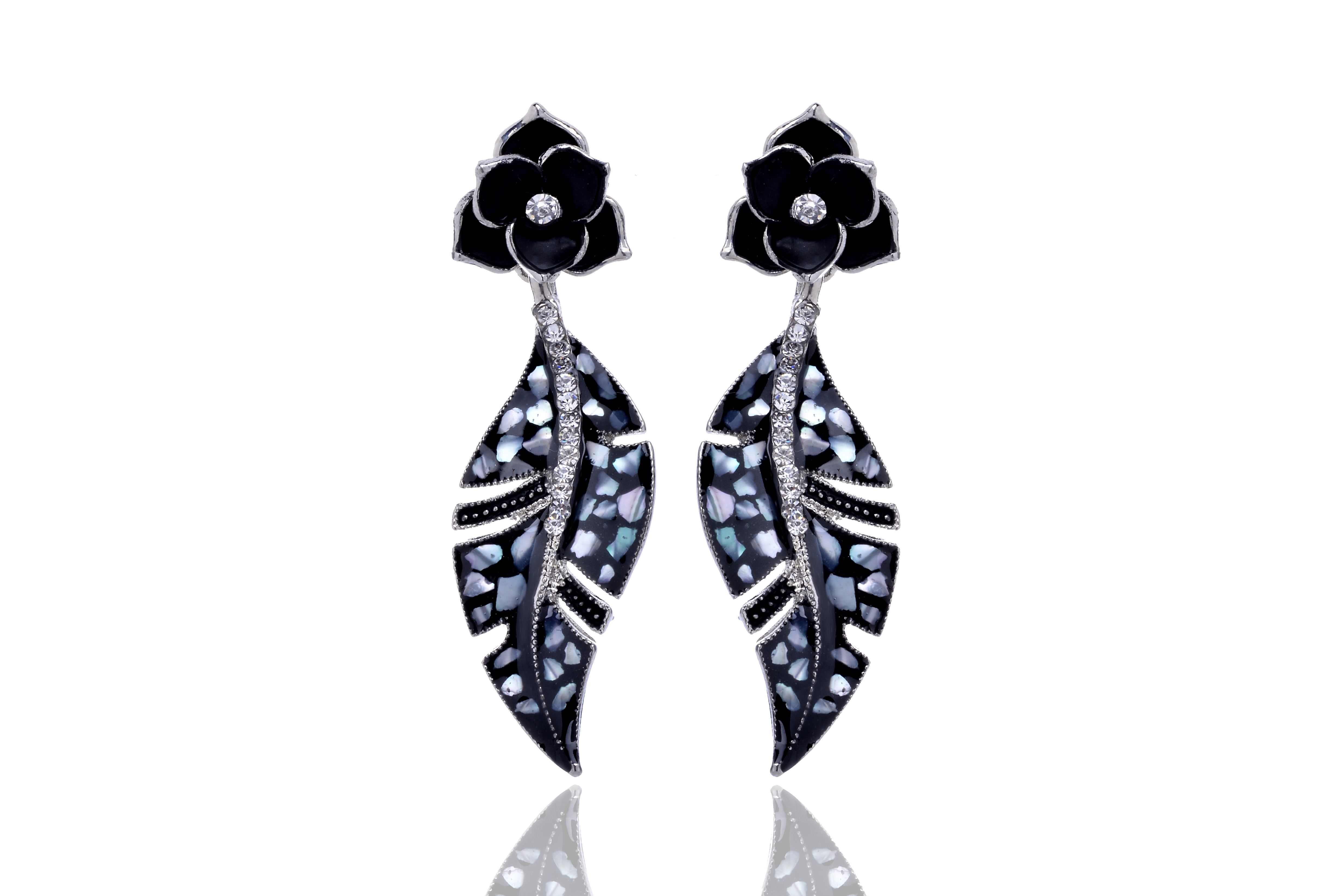 1 Pair Ig Style Leaves Flower Spray Paint Plating Inlay Alloy Rhinestones Gold Plated Drop Earrings display picture 3