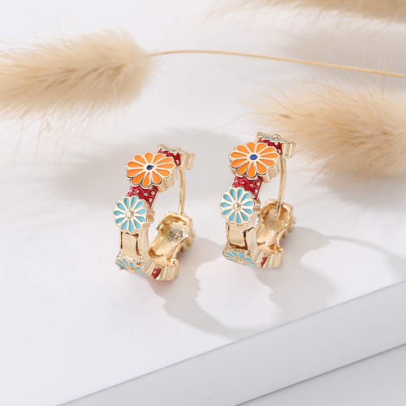 1 Pair Sweet Flower Enamel Copper Hoop Earrings display picture 4