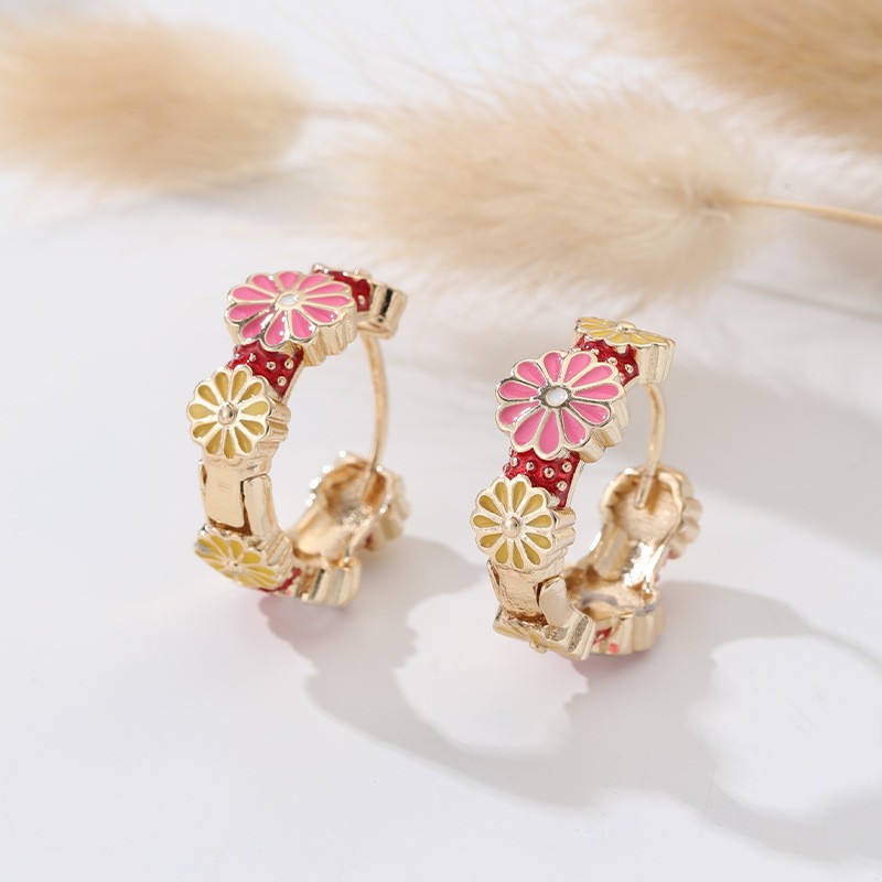 1 Pair Sweet Flower Enamel Copper Hoop Earrings display picture 7