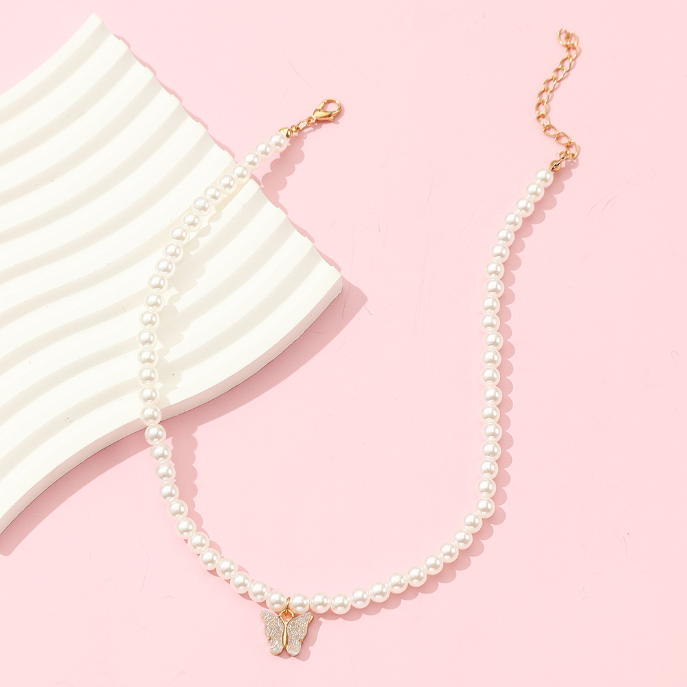 Süß Süss Schmetterling Künstliche Perle Metall Perlen Mädchen Halskette Mit Anhänger display picture 4