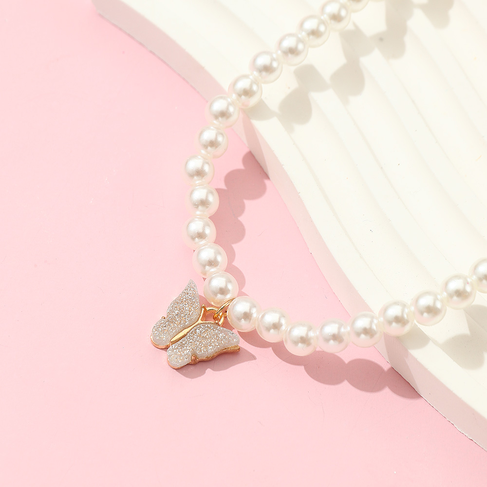Süß Süss Schmetterling Künstliche Perle Metall Perlen Mädchen Halskette Mit Anhänger display picture 2