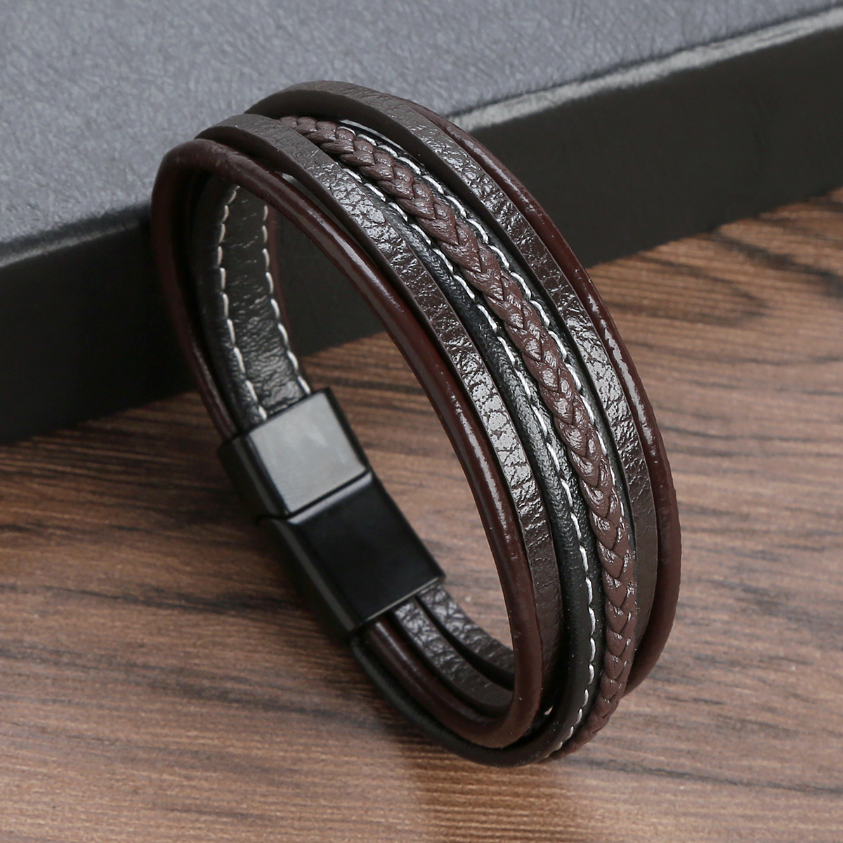 Vintage Style Solid Color Solid Color Pu Leather Alloy Handmade Men's Bracelets display picture 2