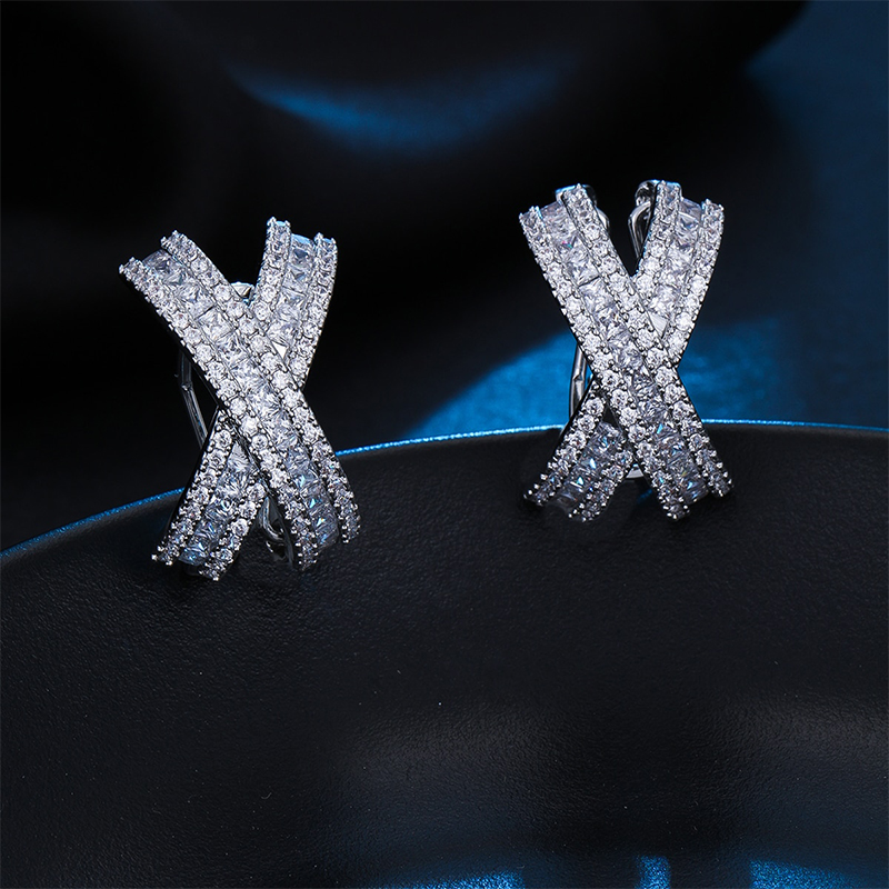1 Pair Elegant Luxurious Shiny Letter Inlay Copper Zircon Ear Cuffs display picture 4