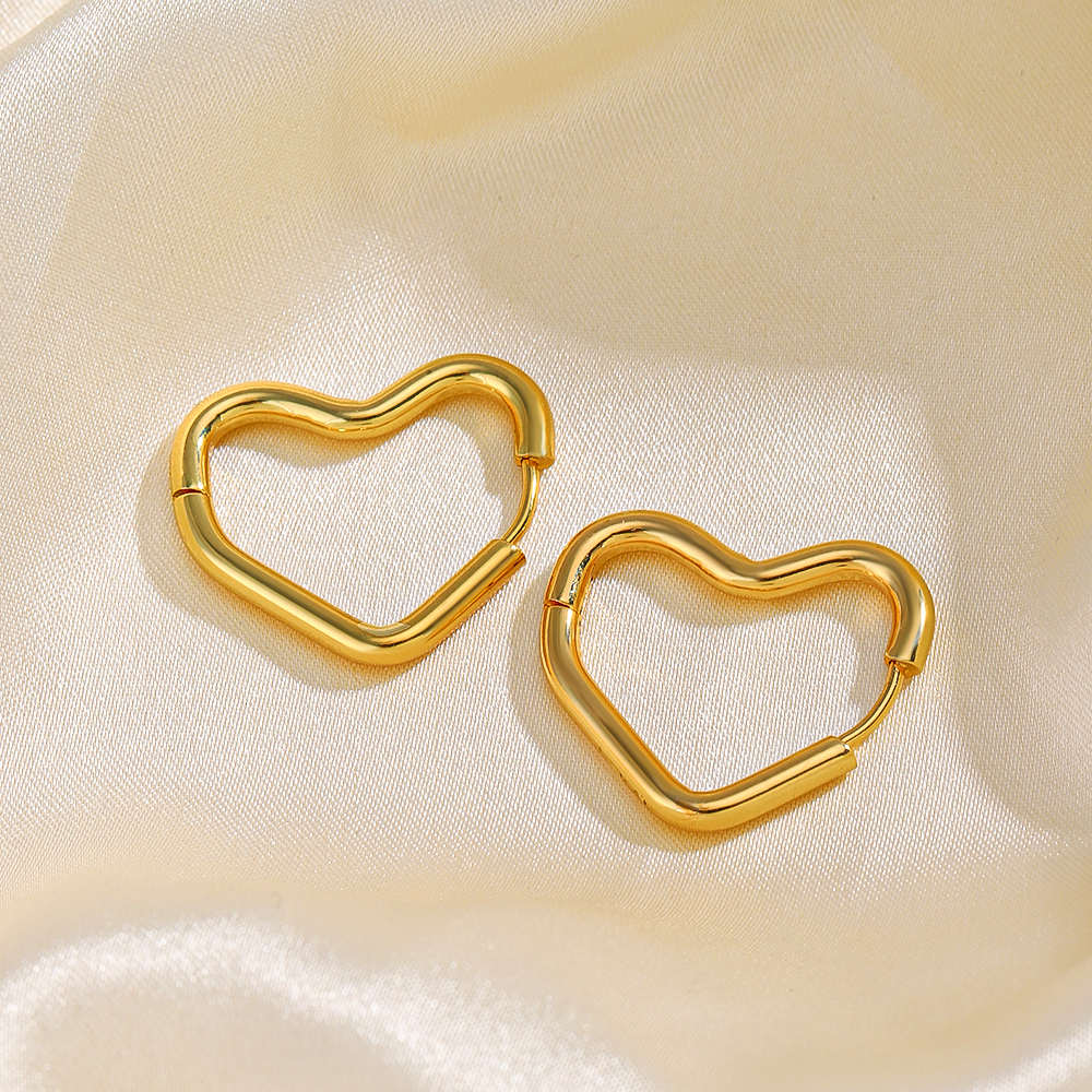 1 Pair Simple Style Streetwear Heart Shape Plating 304 Stainless Steel 18K Gold Plated Earrings display picture 2