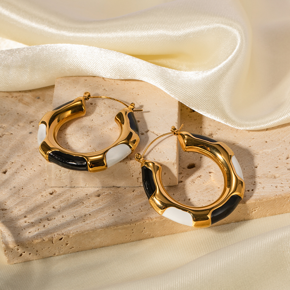 1 Paar Elegant Geometrisch Emaille Überzug Rostfreier Stahl 18 Karat Vergoldet Ohrringe display picture 2