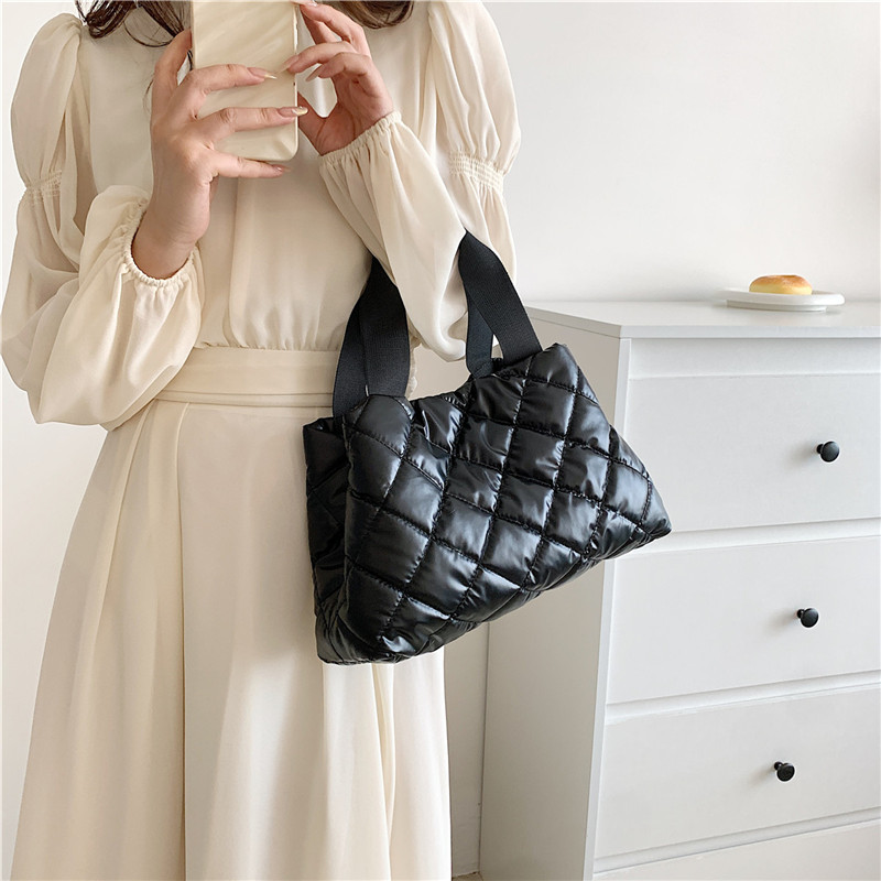 Women's Autumn&winter Down Elegant Basic Handbag Underarm Bag display picture 7
