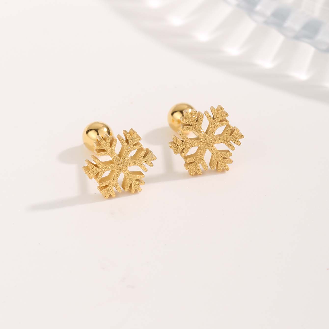 1 Pair Cute Sweet Bow Knot Snowflake Plating Titanium Steel Gold Plated Ear Studs display picture 3