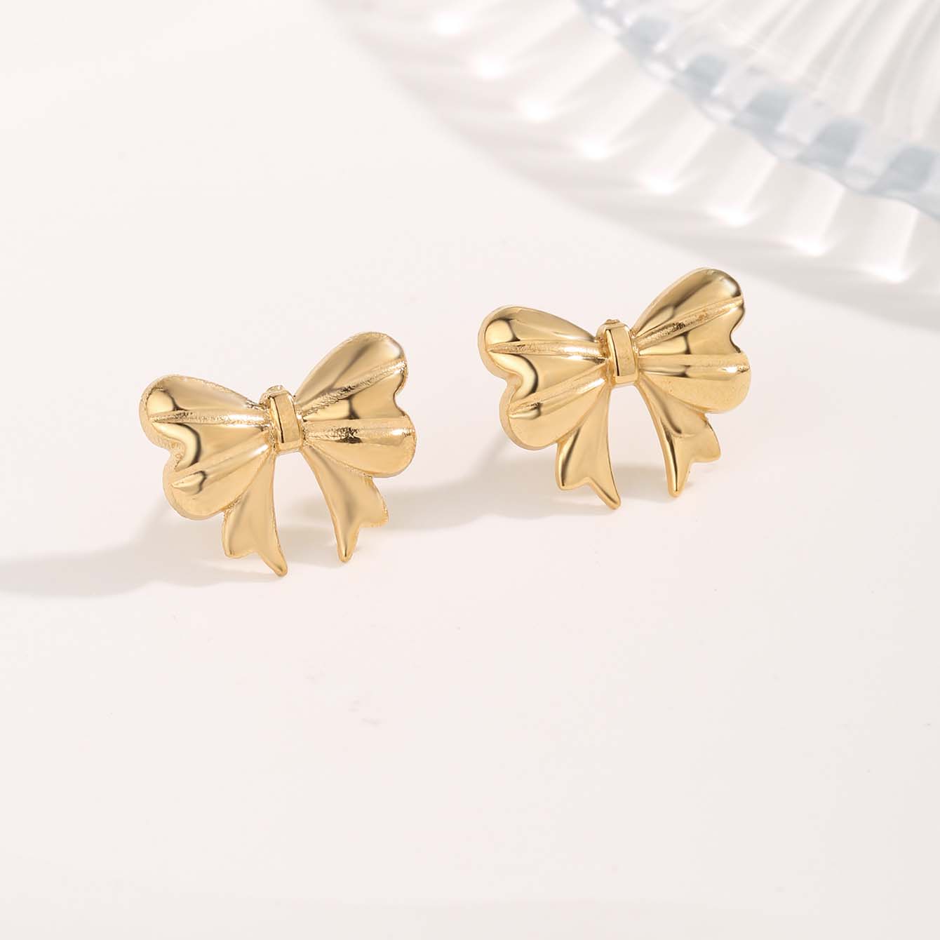 1 Pair Cute Sweet Bow Knot Snowflake Plating Titanium Steel Gold Plated Ear Studs display picture 5