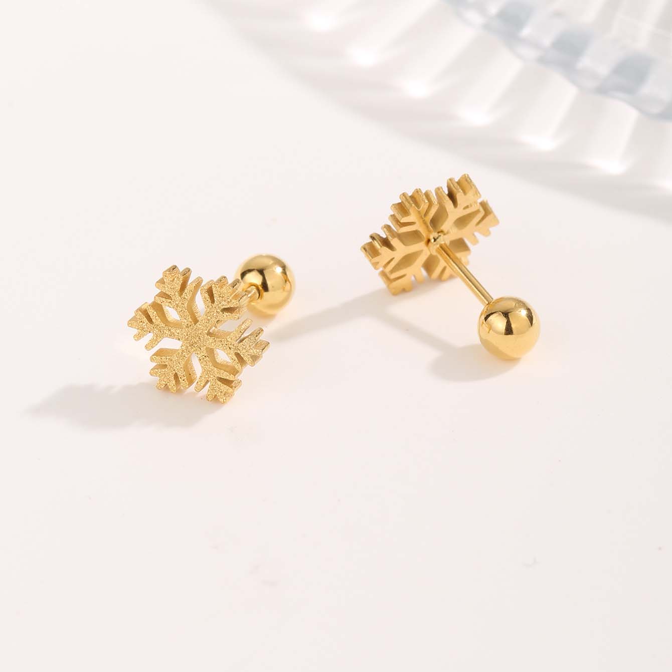 1 Pair Cute Sweet Bow Knot Snowflake Plating Titanium Steel Gold Plated Ear Studs display picture 4
