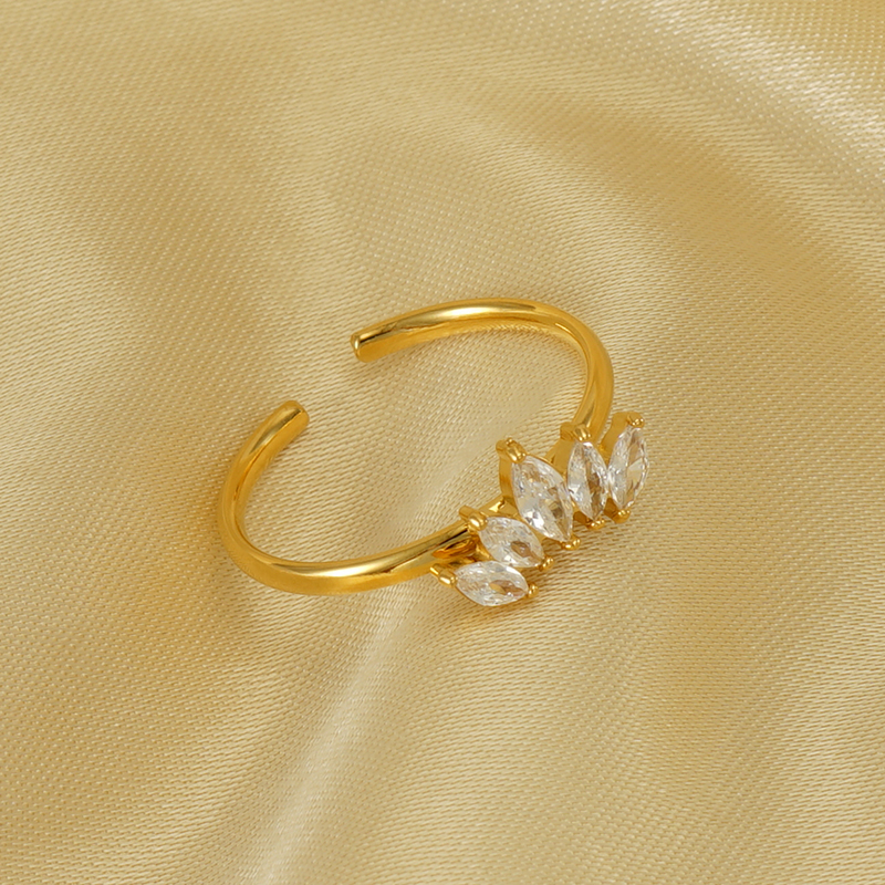 Rostfreier Stahl 18 Karat Vergoldet Elegant Einfacher Stil Inlay Krone Zirkon Offener Ring display picture 1