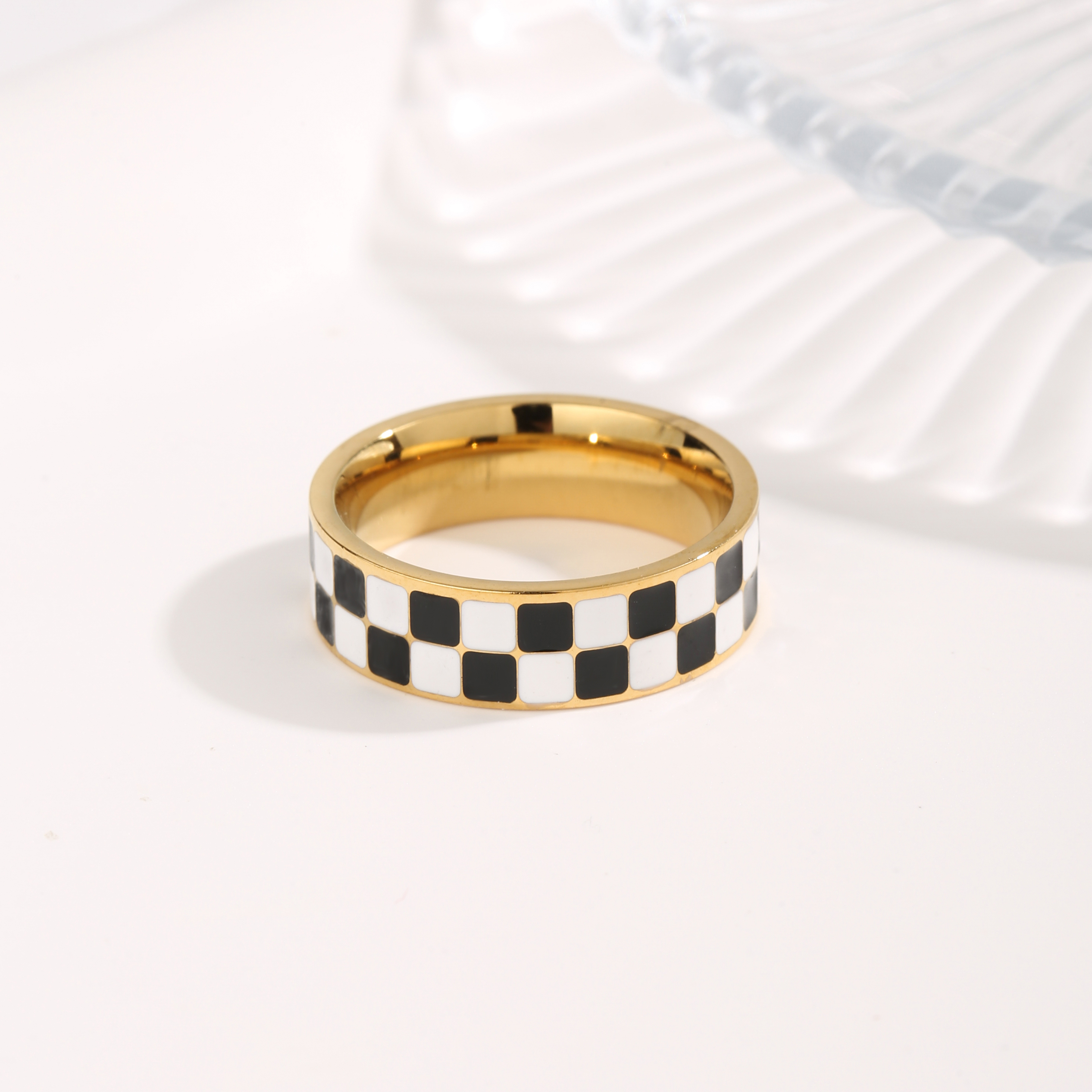 Simple Style Classic Style Circle Roman Numeral Checkered Titanium Steel Copper Plating Inlay Zircon Gold Plated Rings display picture 12