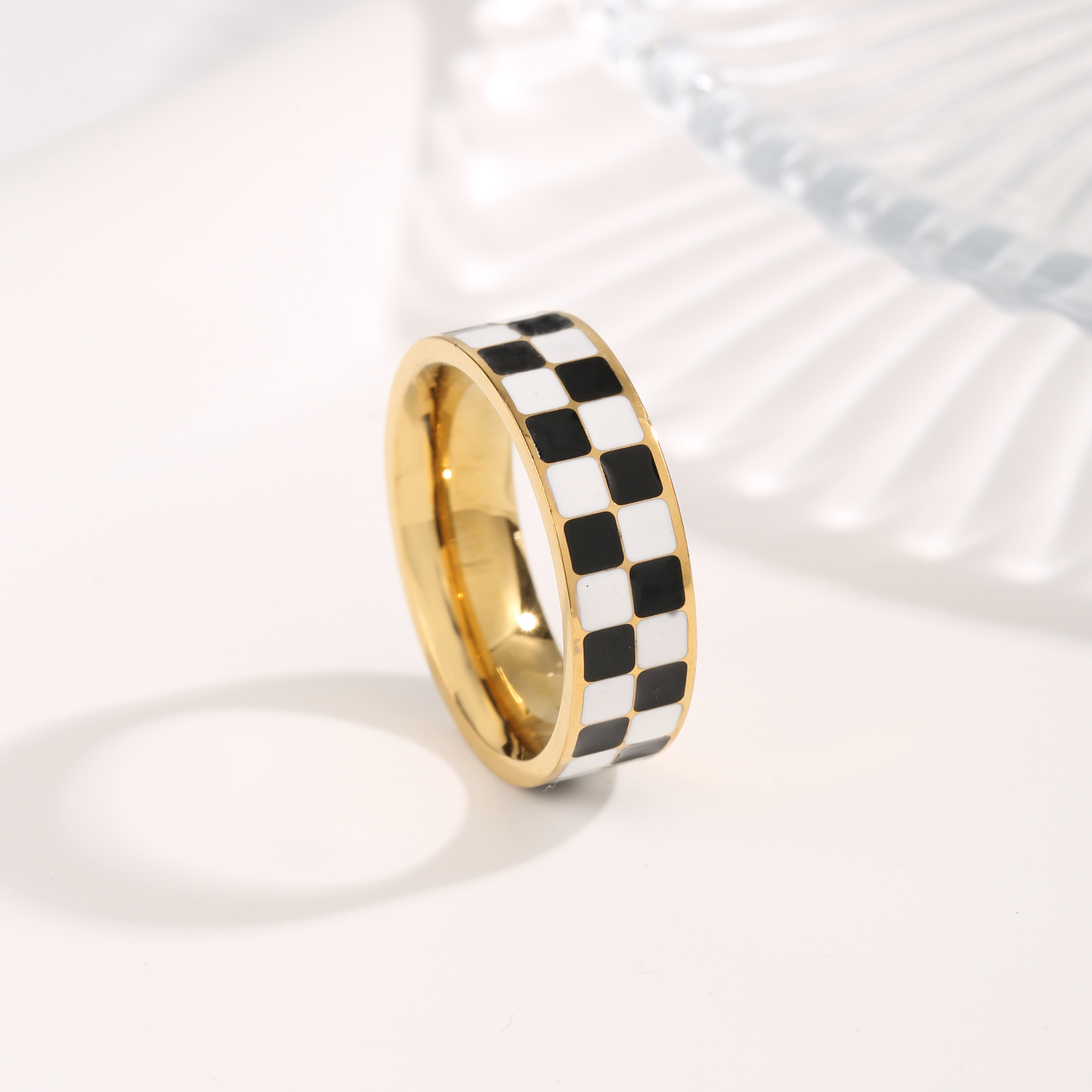 Simple Style Classic Style Circle Roman Numeral Checkered Titanium Steel Copper Plating Inlay Zircon Gold Plated Rings display picture 5