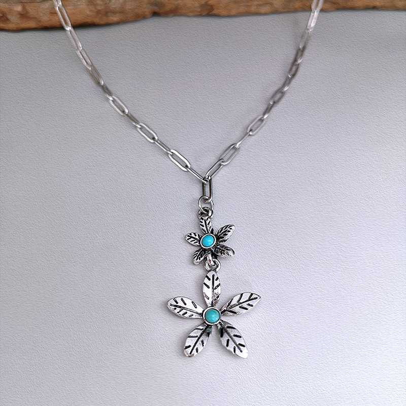 Wholesale Jewelry Bohemian Retro Flower Alloy Turquoise Inlay Pendant Necklace display picture 5