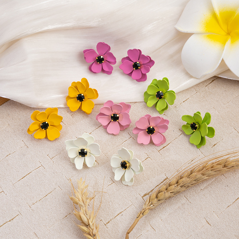 1 Pair Vintage Style Simple Style Roman Style Flower Alloy Ear Studs display picture 7