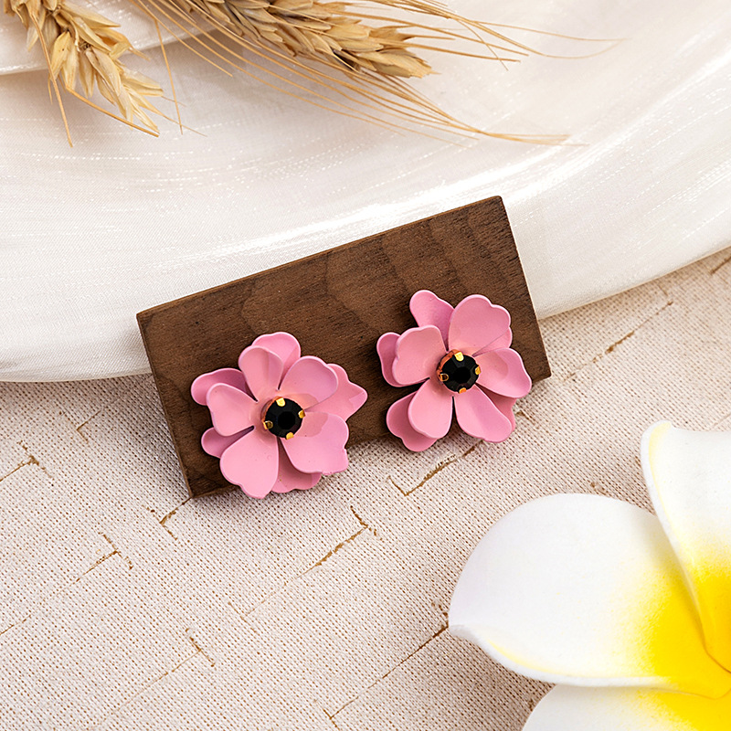 1 Pair Vintage Style Simple Style Roman Style Flower Alloy Ear Studs display picture 8