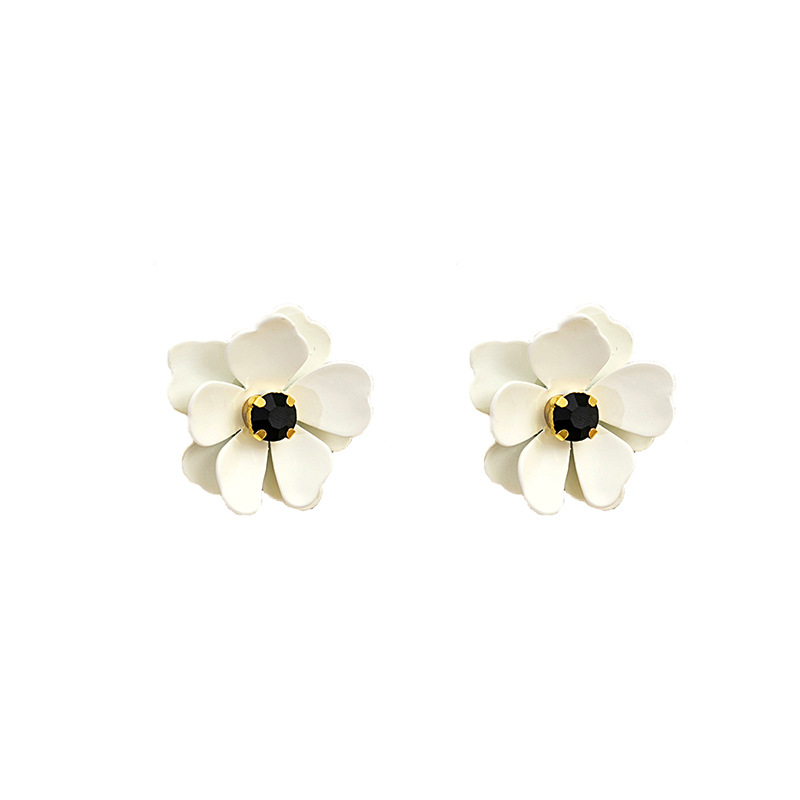 1 Pair Vintage Style Simple Style Roman Style Flower Alloy Ear Studs display picture 1