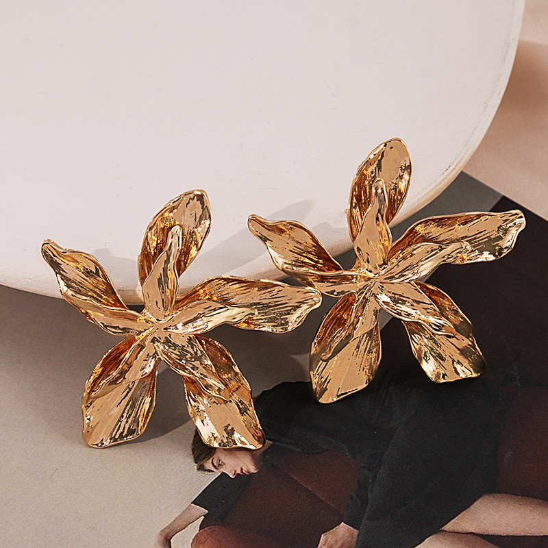 1 Pair Vintage Style Simple Style Roman Style Star Irregular Plating Three-dimensional Alloy Gold Plated Ear Studs display picture 2