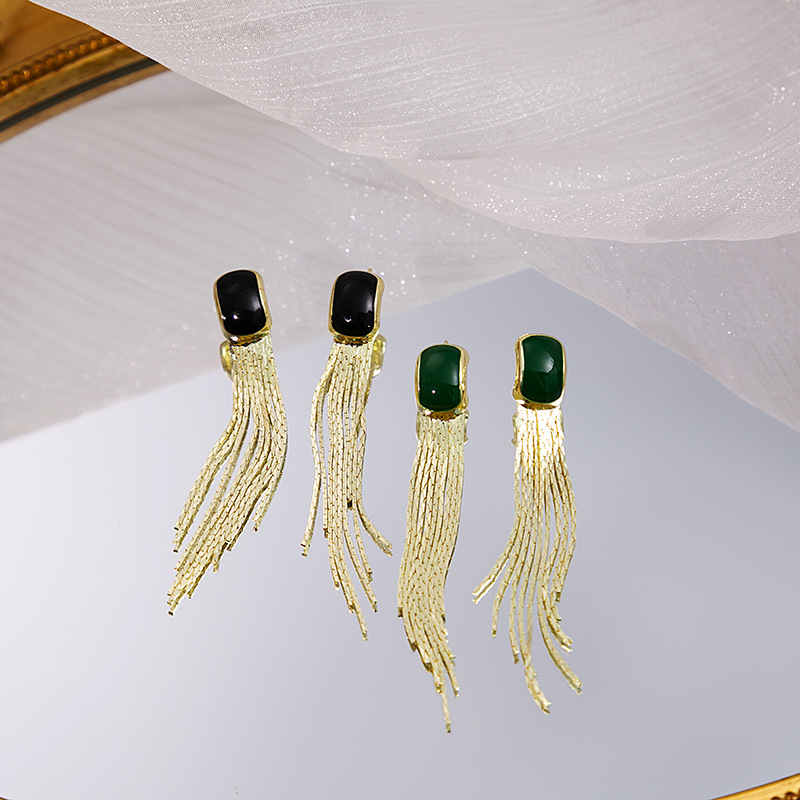 1 Pair Roman Style British Style Tassel Irregular Inlay Alloy Opal Drop Earrings display picture 2