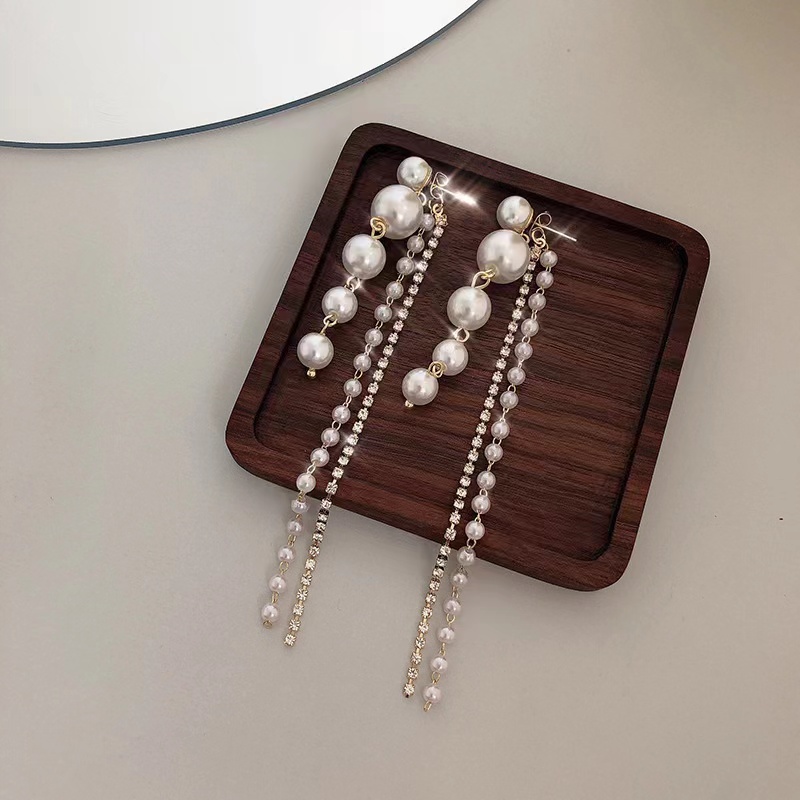 1 Pair Korean Style Solid Color Inlay Alloy Rhinestones Pearl Gold Plated Drop Earrings display picture 8