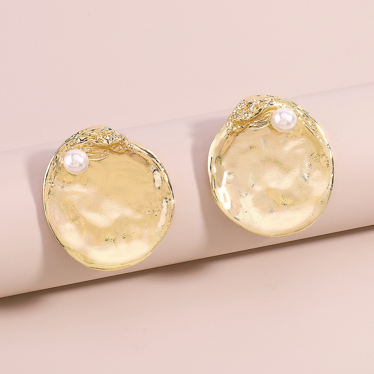 1 Pair Vintage Style Round Inlay Imitation Pearl Alloy Pearl Ear Studs display picture 9