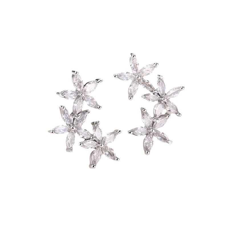 1 Pair Glam Simple Style Water Droplets Flower Snowflake Irregular Plating Inlay Copper Zircon Rhodium Plated Ear Studs display picture 6