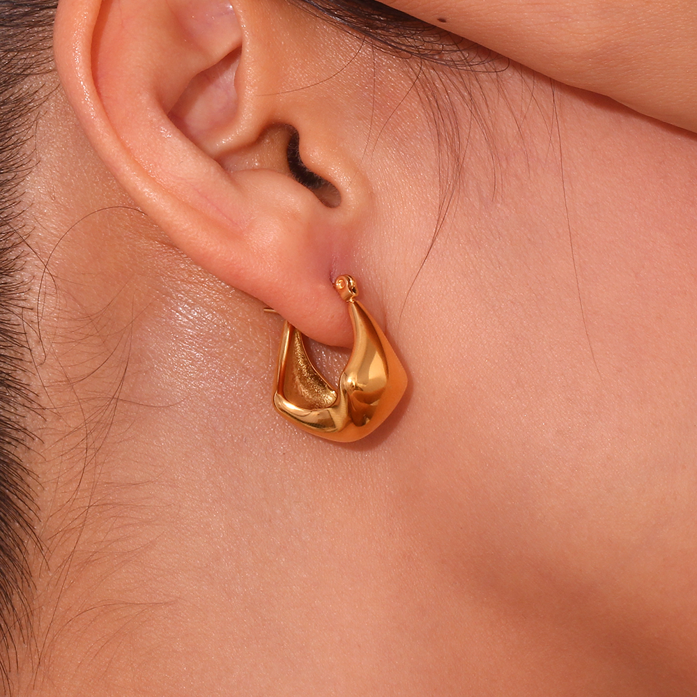 1 Pair Simple Style Solid Color Plating Stainless Steel 18k Gold Plated Ear Studs display picture 6