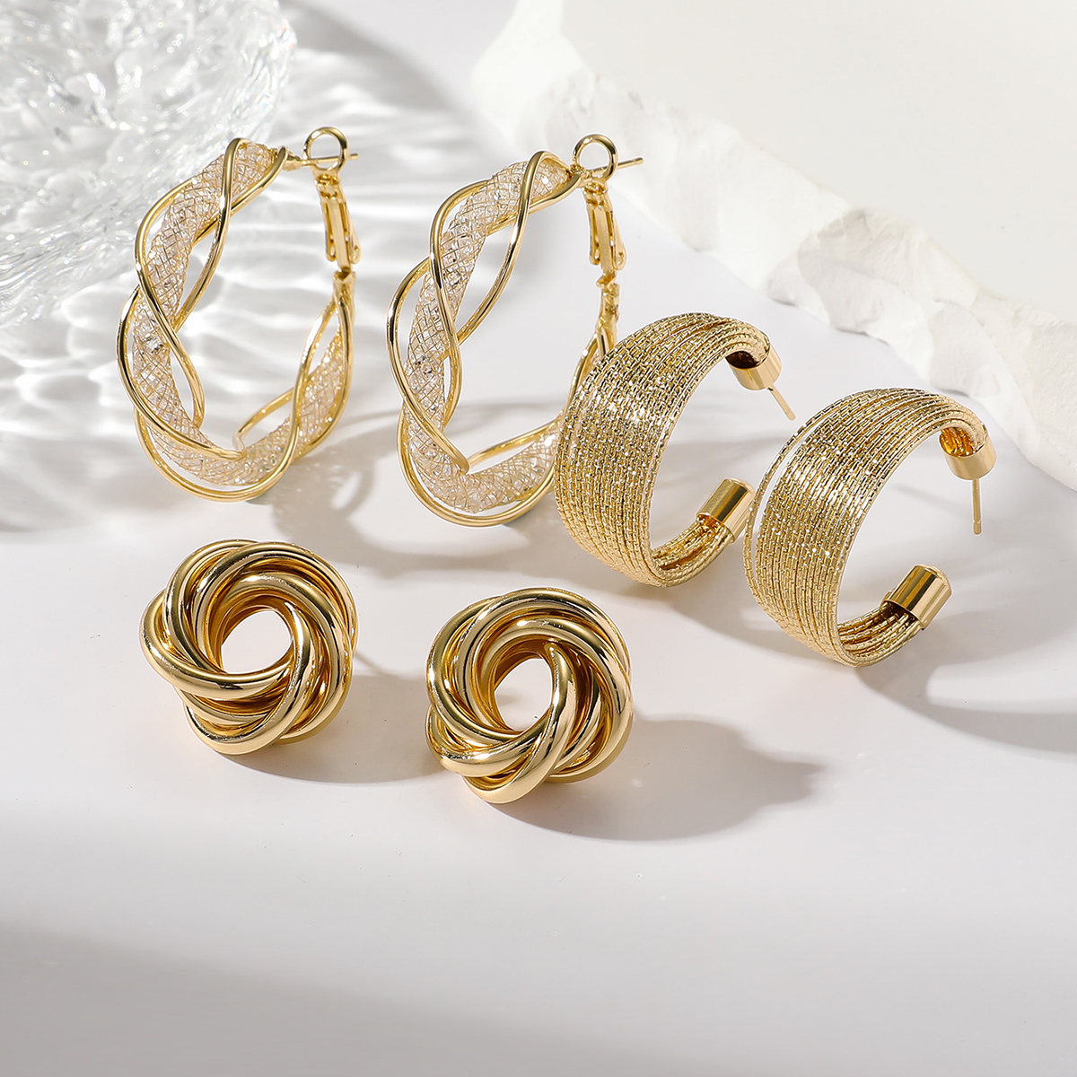1 Set Korean Style C Shape Circle Ferroalloy Earrings display picture 1