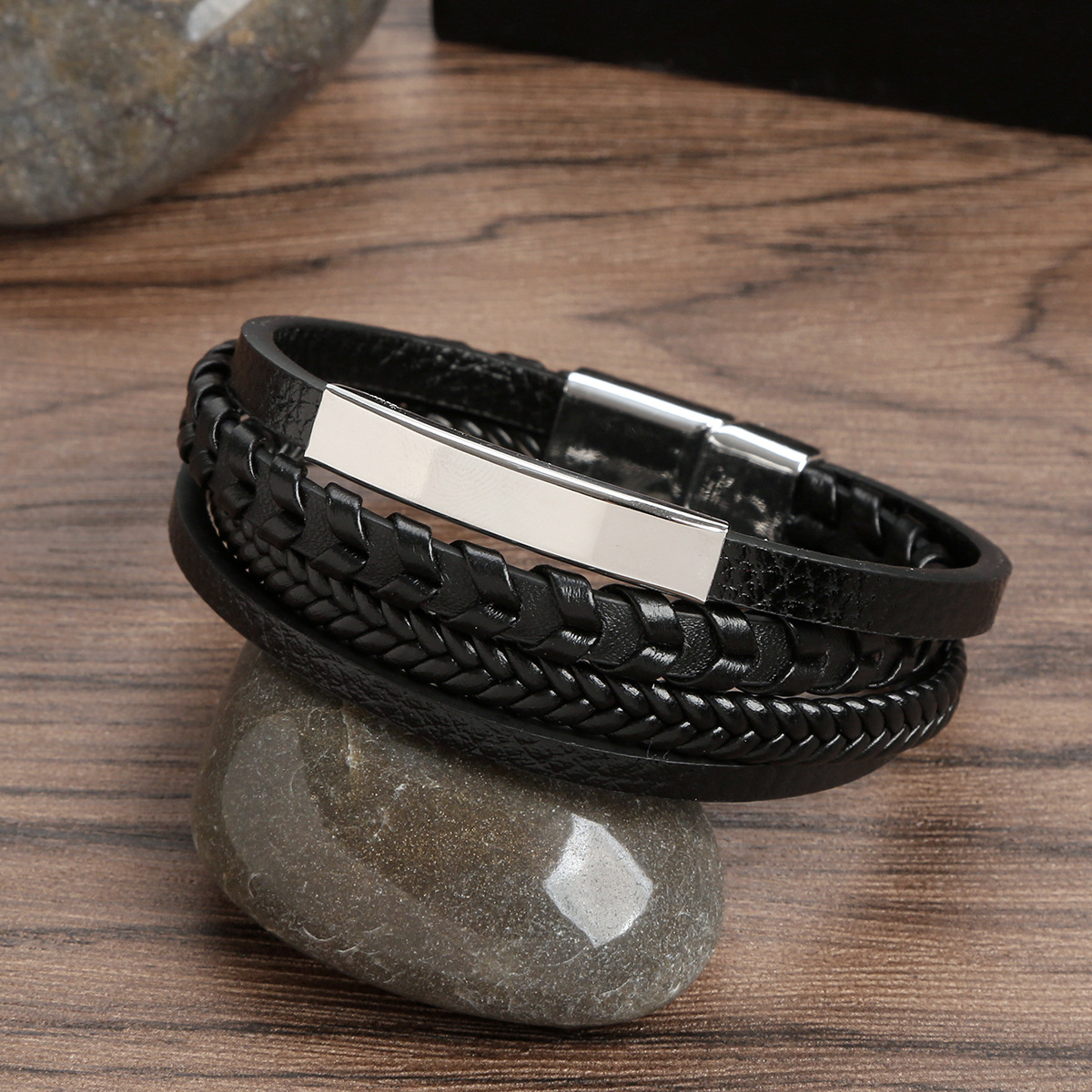 Punk Solid Color Pu Leather Alloy Handmade Men'S Bangle display picture 4