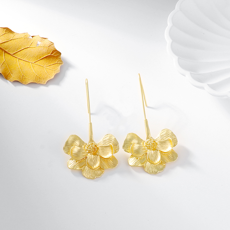 1 Paar Einfacher Stil Blume Überzug Legierung Vergoldet Überzogen Mit Rhodium Ohrringe display picture 8