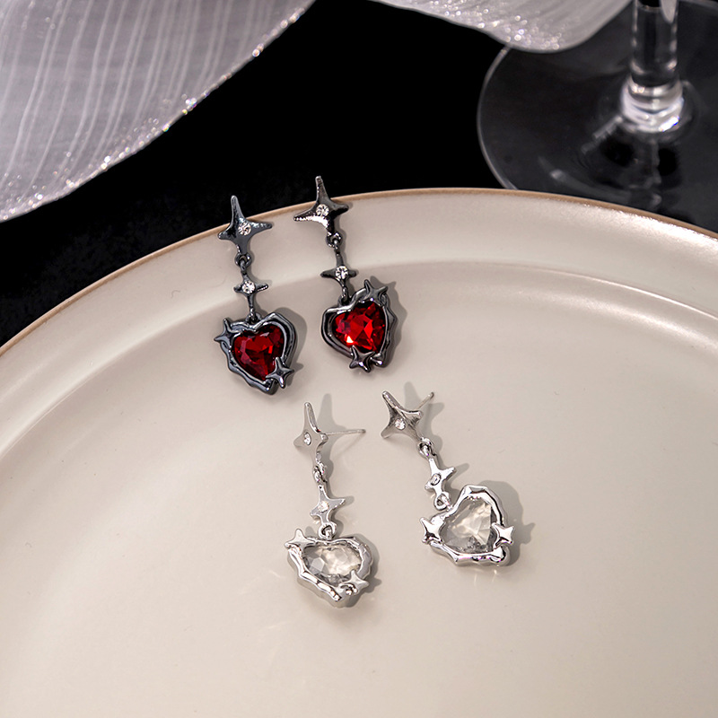 1 Pair Classic Style Heart Shape Alloy Drop Earrings display picture 2