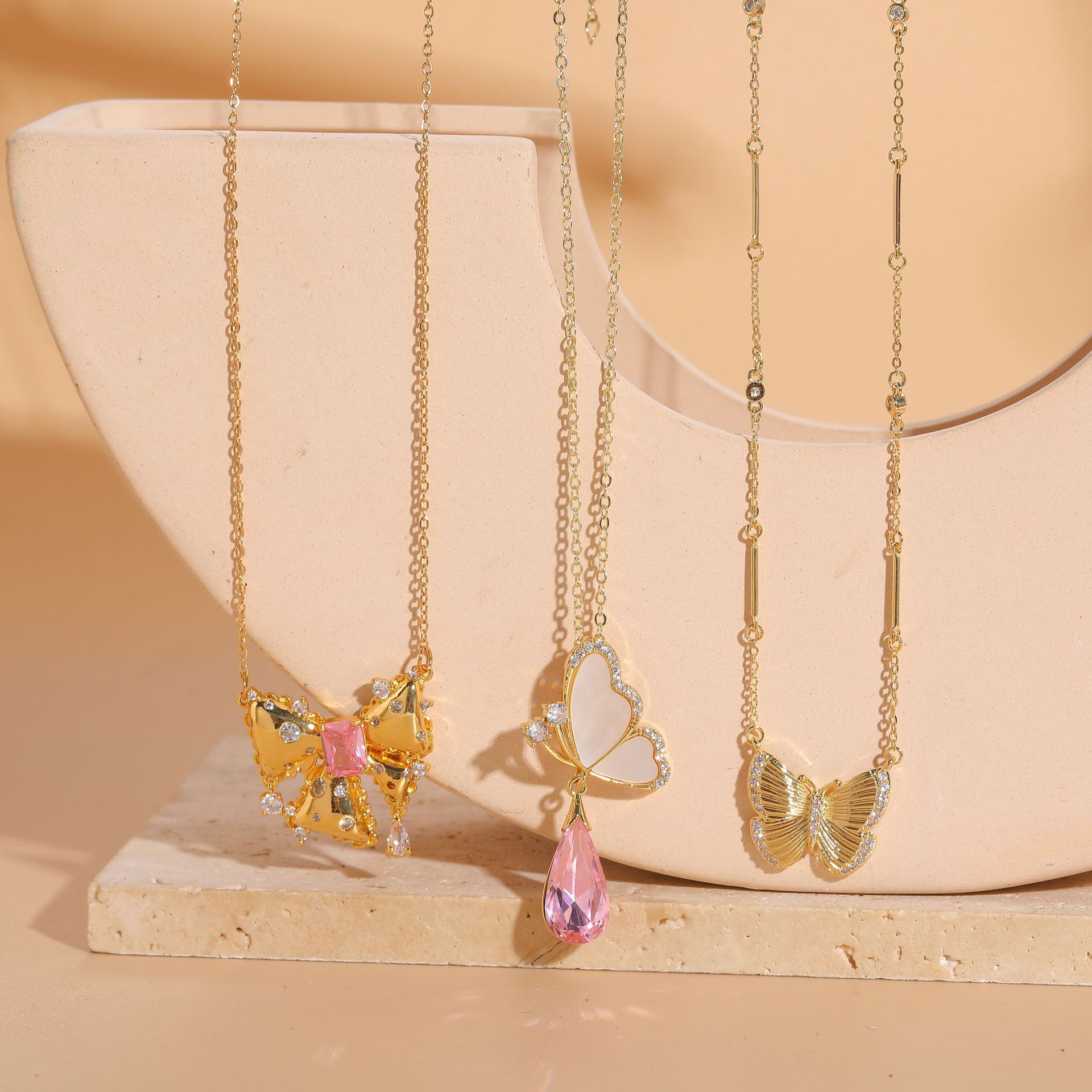 Casual Lady Butterfly Bow Knot Stainless Steel Copper 14k Gold Plated Shell Zircon Pendant Necklace In Bulk display picture 5
