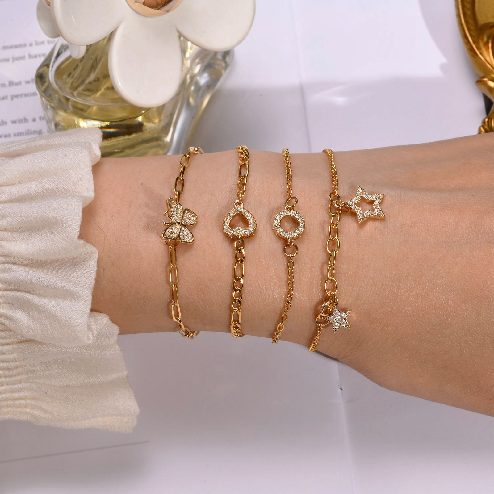Copper Gold Plated Simple Style Star Butterfly Heart Shape Zircon Bracelets display picture 8