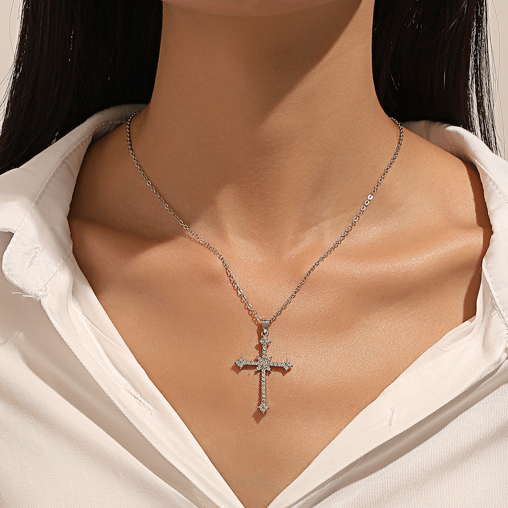 Vintage Style Cross Alloy Inlay Zircon Silver Plated Women's Pendant Necklace display picture 1