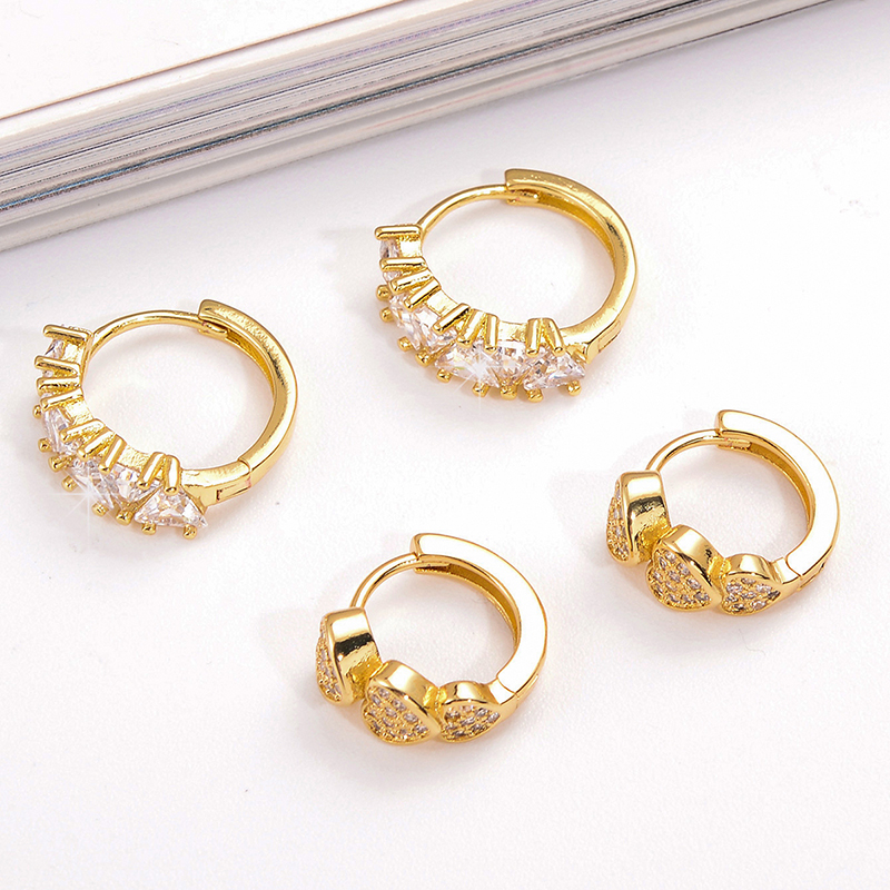 1 Pair Elegant Triangle Heart Shape Plating Inlay Copper Zircon Hoop Earrings display picture 5