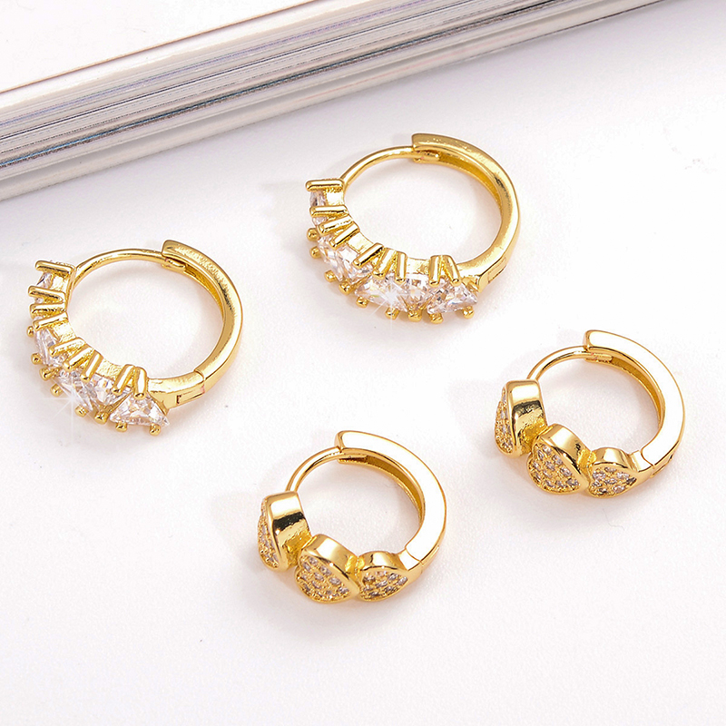 1 Pair Elegant Triangle Heart Shape Plating Inlay Copper Zircon Hoop Earrings display picture 3