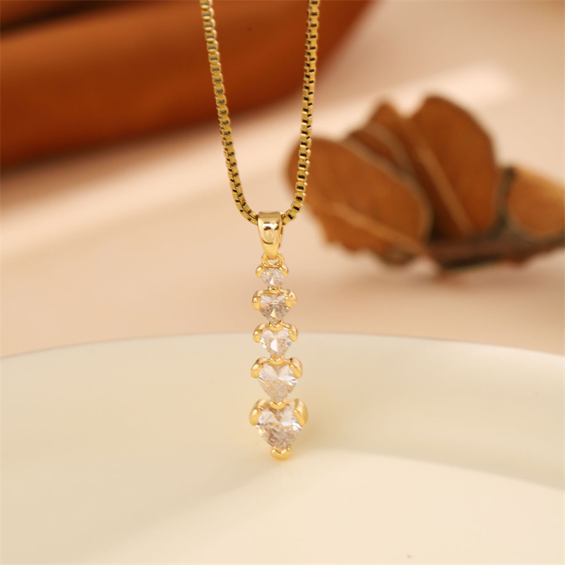 Stainless Steel 18K Gold Plated Sweet Plating Inlay Round Oval Heart Shape Artificial Diamond Pendant Necklace display picture 7