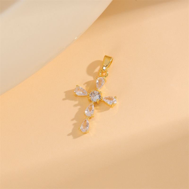 Wholesale Cute Handmade Shiny Sunflower Leaves Heart Shape Brass Plating Inlay 18K Gold Plated Zircon display picture 4