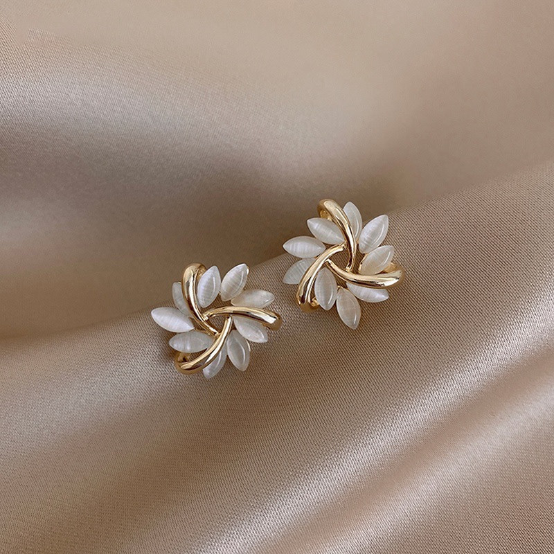 1 Pair Sweet Commute Petal Plating Hollow Out Inlay Alloy Opal Ear Studs display picture 3