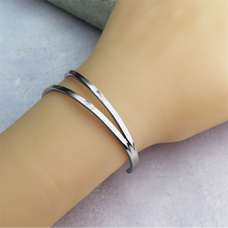Simple Style Solid Color Stainless Steel Plating Rose Gold Plated Bangle display picture 8